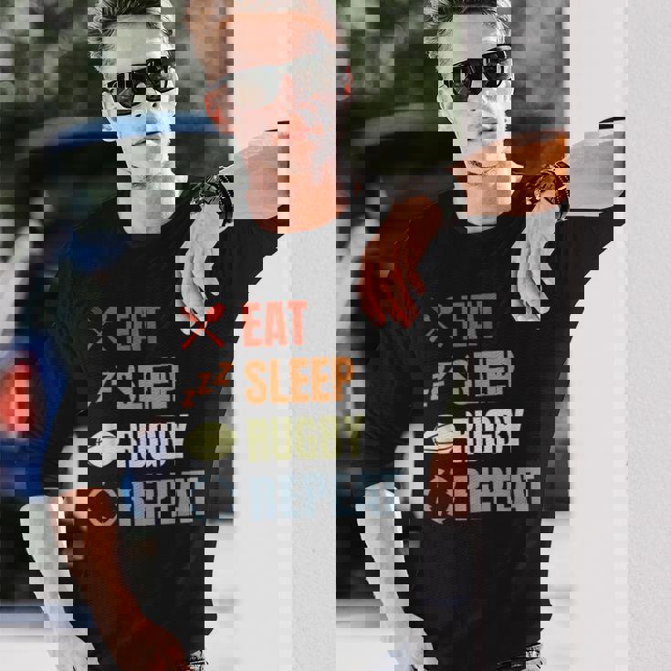 食べる寝るラグビーリピートラグビーコーチチームスポーツ 長袖Tシャツ 彼への贈り物