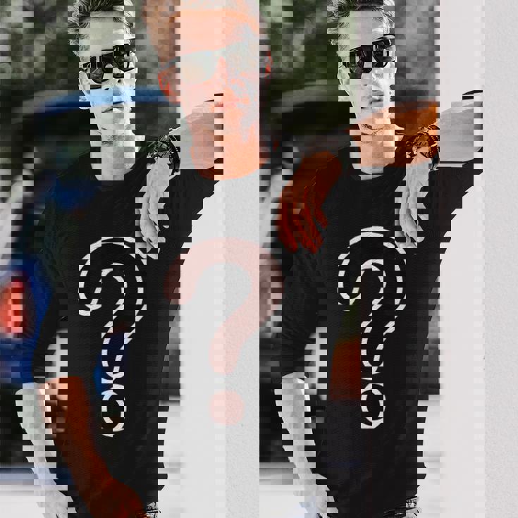 ？ はてなマーク クエスチョン マーク（疑問 謎 不思議）【変なデザイン屋さん】文字 面白い 長袖Tシャツ 彼への贈り物