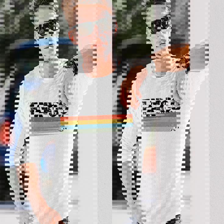 Fargo City レトロ ヴィンテージ ストライプ ギフトとお土産 長袖Tシャツ 彼への贈り物