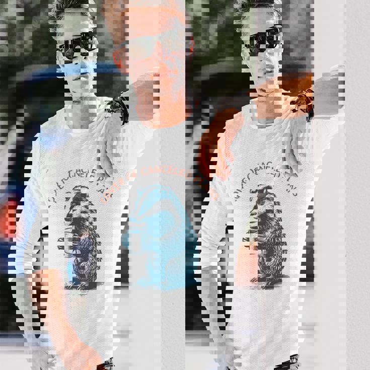 キャンセルされた計画の恋人 コーヒーを飲むアナグマ 長袖tシャツ 長袖Tシャツ 彼への贈り物