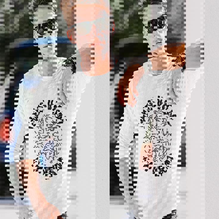 ボディピアス Guess Where I'm Pierced アンティーク調デザイン 長袖Tシャツ 彼への贈り物