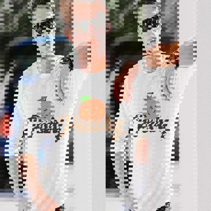 桃 かわいい 可愛い 服 桃 イラスト 長袖Tシャツ 彼への贈り物