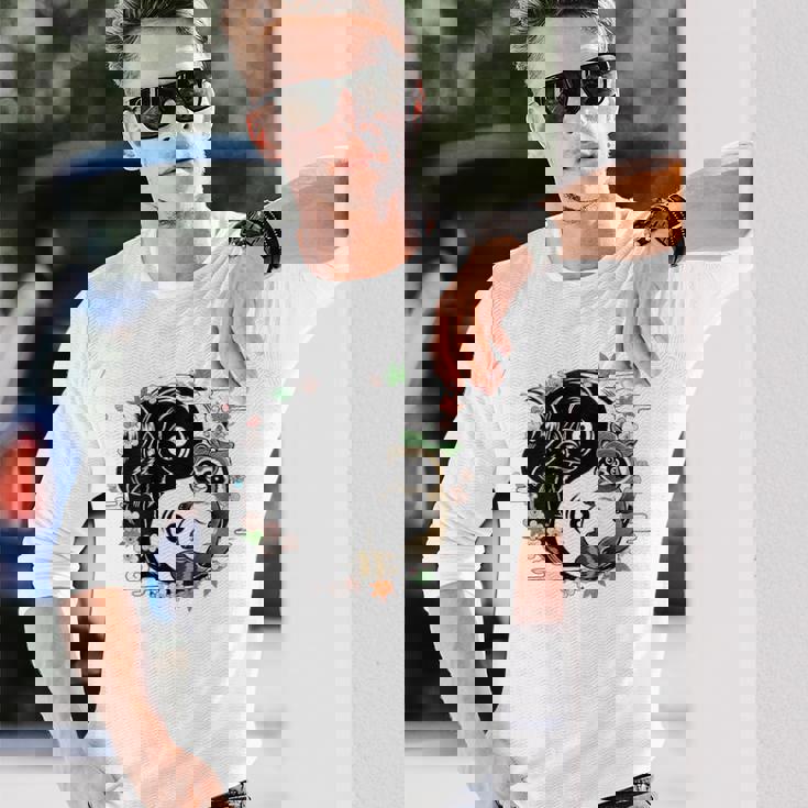 狸と狐 太極図 たぬき きつね 長袖Tシャツ 彼への贈り物