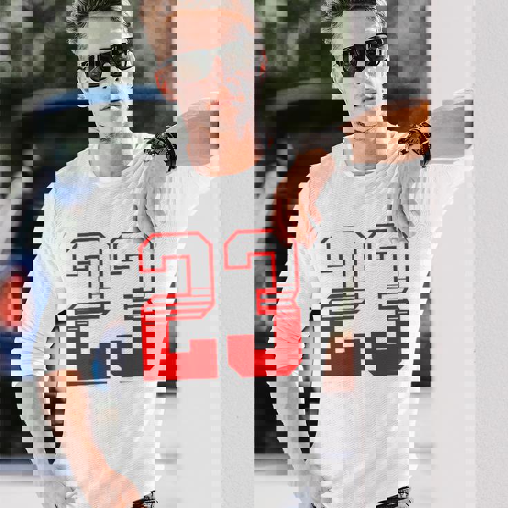 白赤番号 23 スポーツチーム 長袖Tシャツ 彼への贈り物