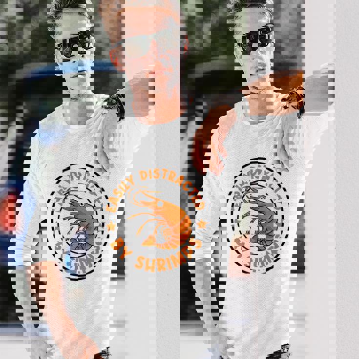 魚介類と海老に気を取られて 面白い海老 長袖Tシャツ 彼への贈り物