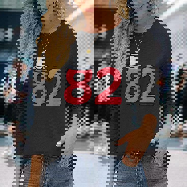 82歳の誕生日番号82 82歳の誕生日番号 長袖Tシャツ 彼女への贈り物