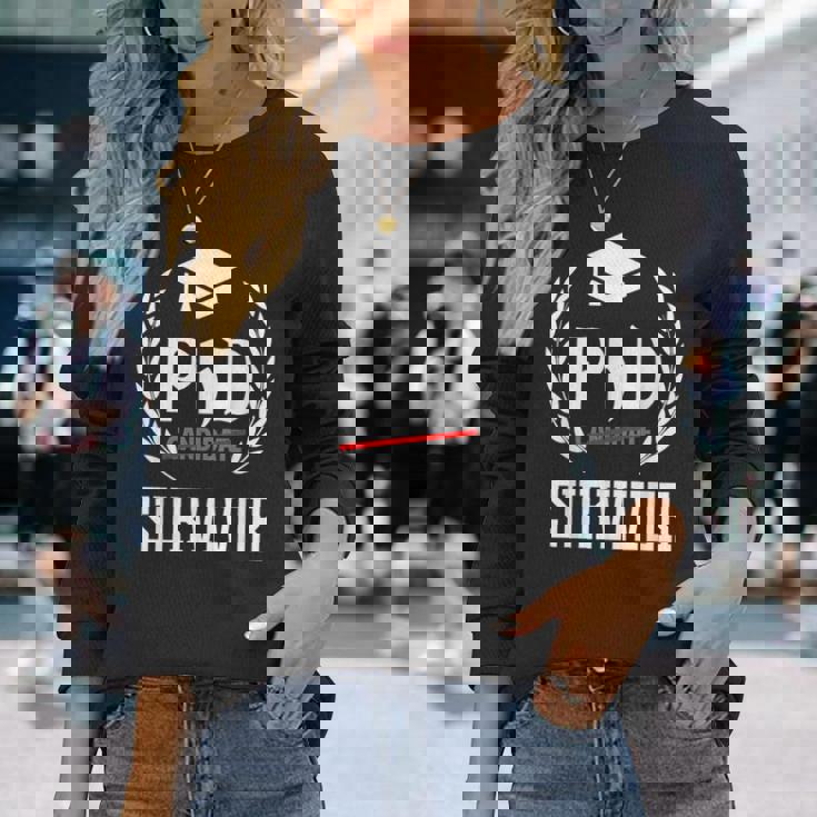 PhdurvivorFor Graduationtudent 長袖Tシャツ 彼女への贈り物