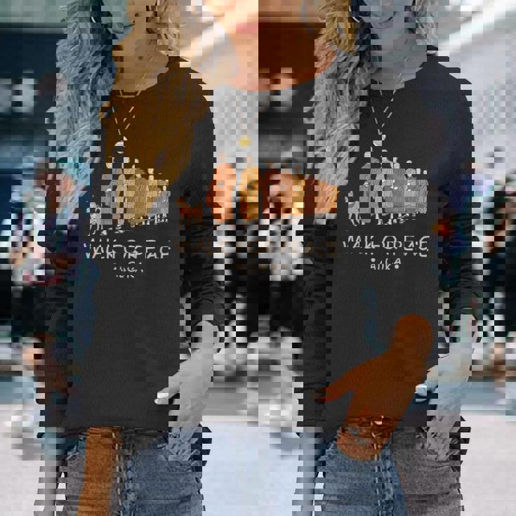 Walk For Peace Monks With Aloka Dog 長袖Tシャツ 彼女への贈り物