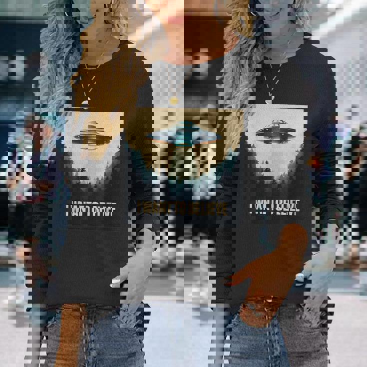 I Want To Believe ヴィンテージ Ufo エイリアン クラフト 夢の出会い 長袖Tシャツ 彼女への贈り物