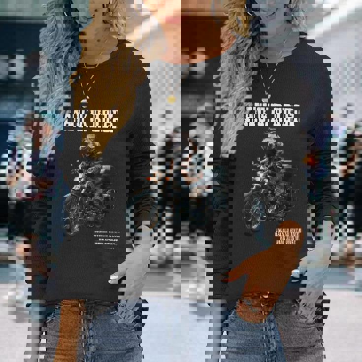 たぬきライダー バイク ビンテージ かっこいいタヌキ 狸 おもしろ 日本 動物 ユニーク オートバイ 乗り物 長袖Tシャツ 彼女への贈り物