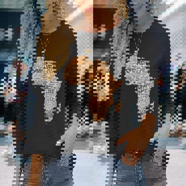 アフリカの平等パターン メラニン 肌色 アフリカ地図 長袖Tシャツ 彼女への贈り物