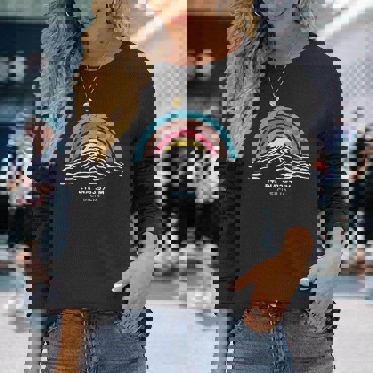 エトナ山火山 パレルモ シチリア島を訪問 イタリア ハイキングギフト 長袖Tシャツ 彼女への贈り物