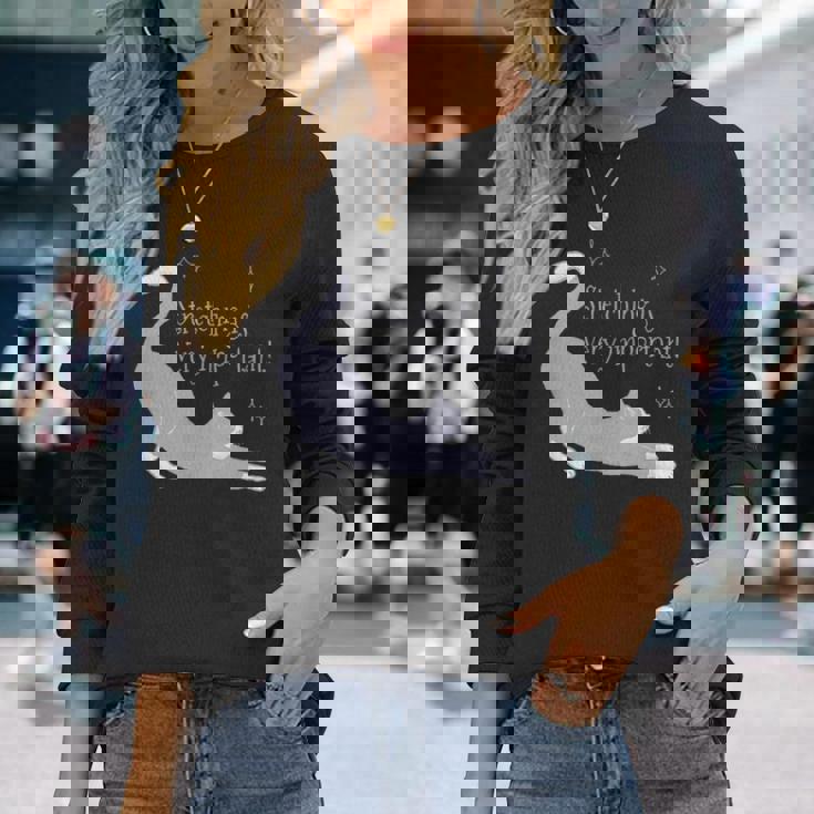 ストレッチは大事！ 猫 ネコ 愛猫 伸び 柔軟 ハチワレ 靴下猫 シンプル かわいい 癒やし メンズ レディース キッズ 長袖Tシャツ 彼女への贈り物