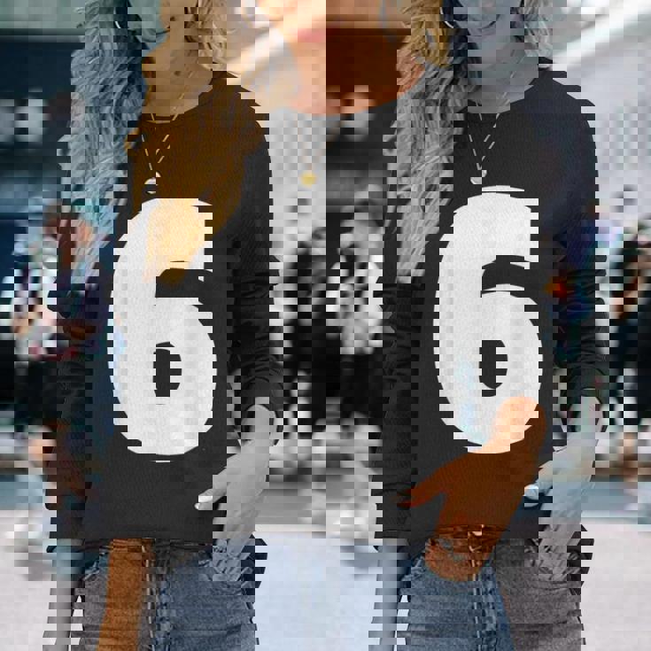 タイポグラフィ 太字表示 6番 数字 6 長袖Tシャツ 彼女への贈り物