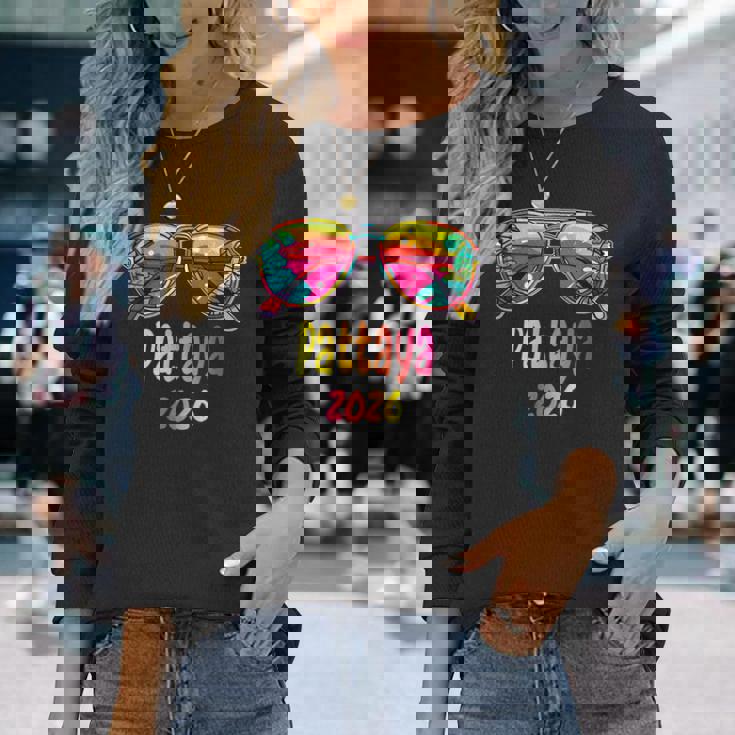 パタヤ 2026 サングラスの服装 パタヤ 2026 長袖Tシャツ 彼女への贈り物