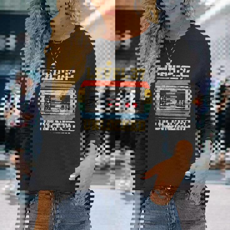 レベル 37 アンロック 37歳 ギフト 面白い ゲーマー 37歳の誕生日 長袖Tシャツ 彼女への贈り物