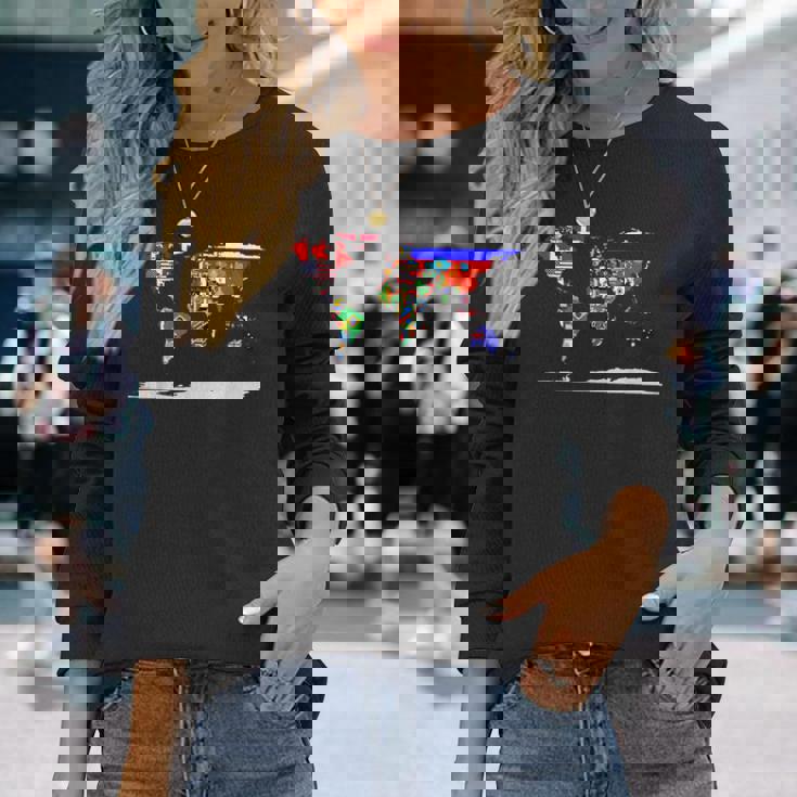 世界地図と世界の国の旗 長袖Tシャツ 彼女への贈り物