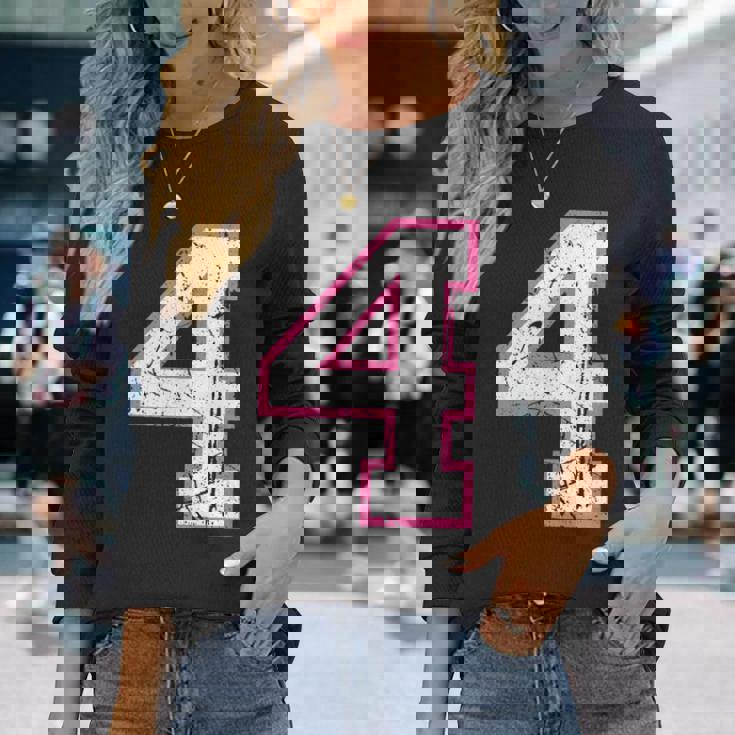 番号 4 ピンクのお気に入りの番号 長袖Tシャツ 彼女への贈り物