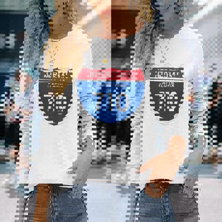 Interstate 710 California 長袖Tシャツ 彼女への贈り物
