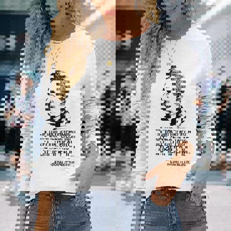 フリードリヒ・ニーチェ哲学 ドイツ哲学 長袖Tシャツ 彼女への贈り物
