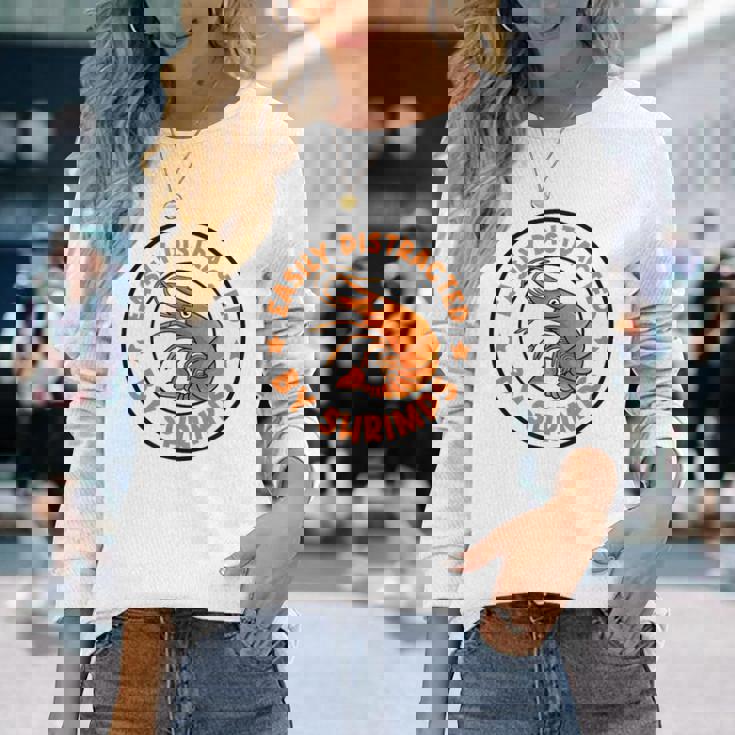 魚介類と海老に気を取られて 面白い海老 長袖Tシャツ 彼女への贈り物