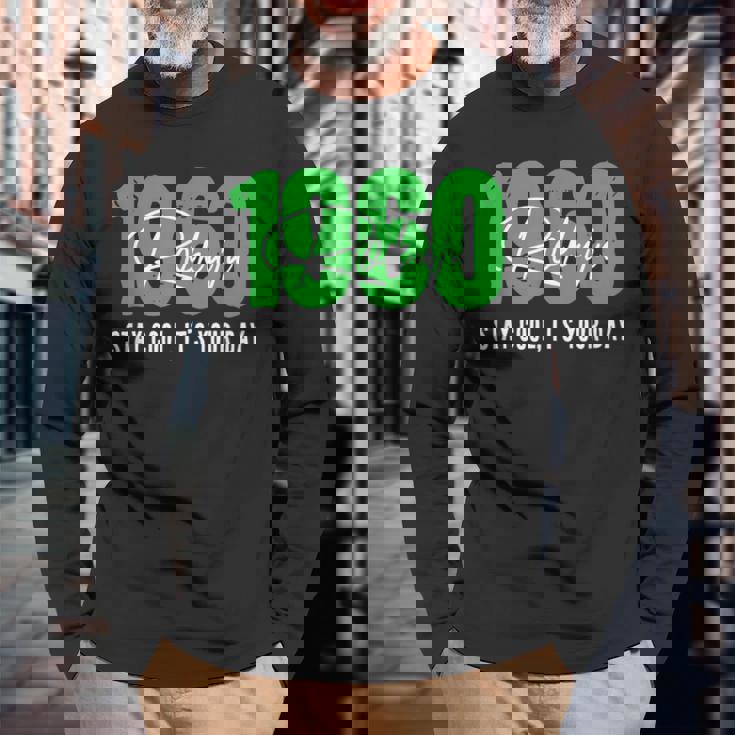 1960 誕生日 66歳 緑寿祝い クールでシンプルな数字デザイン 長袖Tシャツ 高齢者への贈り物