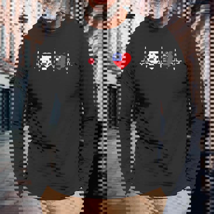 Japanese Flag Taiwanese Flag Heart 台湾の遺産 台湾のルーツ 日本の国旗 台湾の国旗 長袖Tシャツ 高齢者への贈り物
