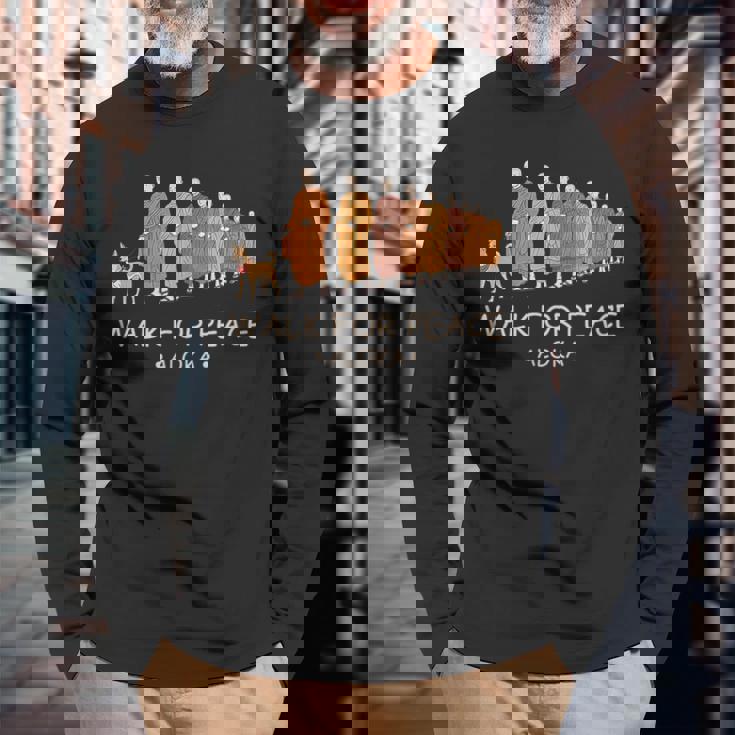 Walk For Peace Monks With Aloka Dog 長袖Tシャツ 高齢者への贈り物