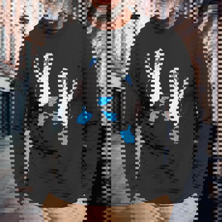 かわいいアオアシカツオドリ。 長袖Tシャツ 高齢者への贈り物