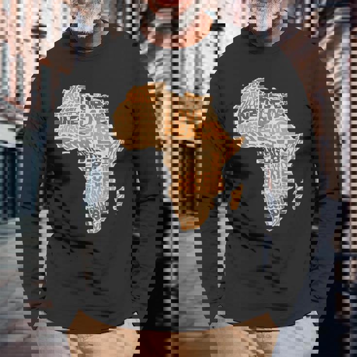 アフリカの平等パターン メラニン 肌色 アフリカ地図 長袖Tシャツ 高齢者への贈り物