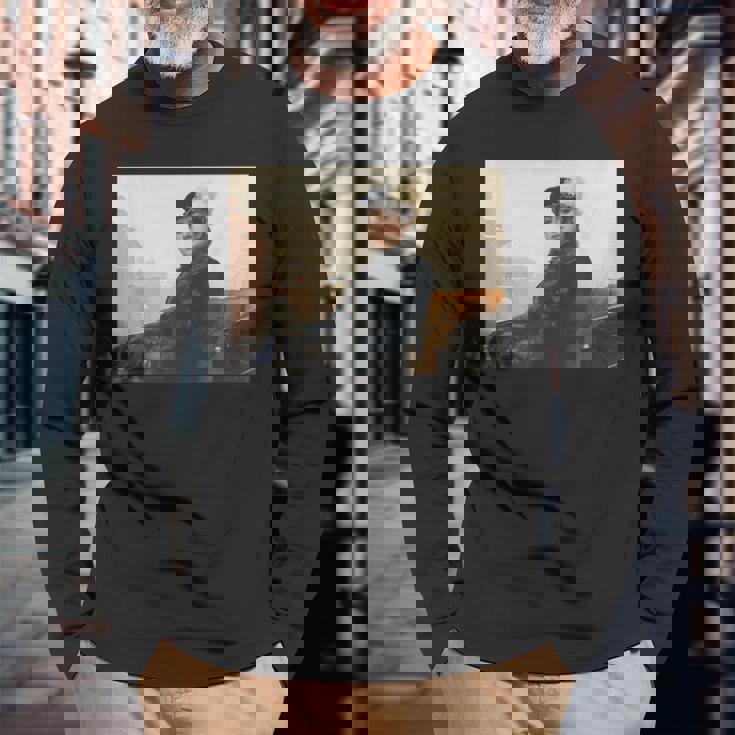 イヴァン・クラムスコイ作「見知らぬ女の肖像」 長袖Tシャツ 高齢者への贈り物