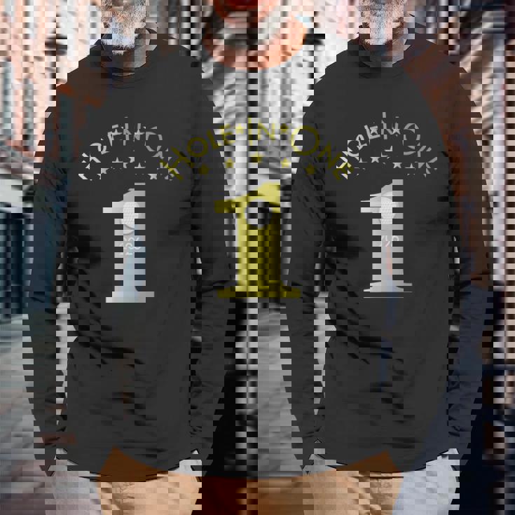 ゴルファーのためのゴルフホールインワン2026スポーツテーマゴルフデザイン Hole In One 2026 長袖Tシャツ 高齢者への贈り物
