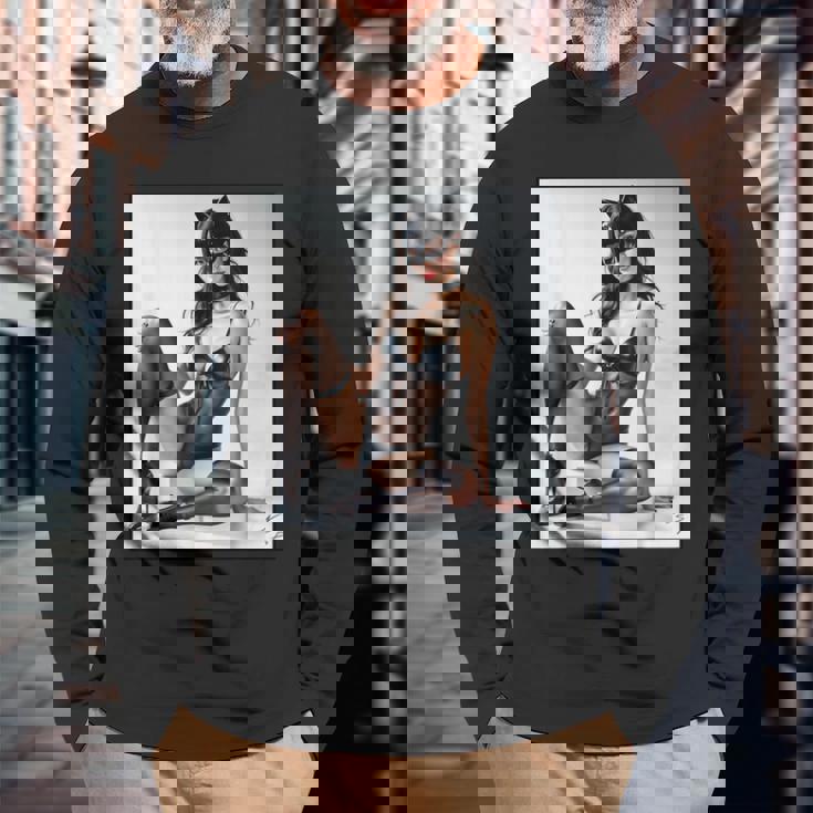 セクシーガールグラフィックtシャツ-猫マスクv2のセクシーなピンナップガール 長袖Tシャツ 高齢者への贈り物