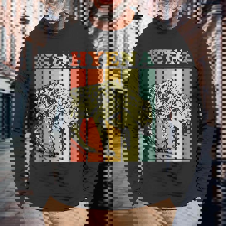 ハイエナ 長袖Tシャツ 高齢者への贈り物