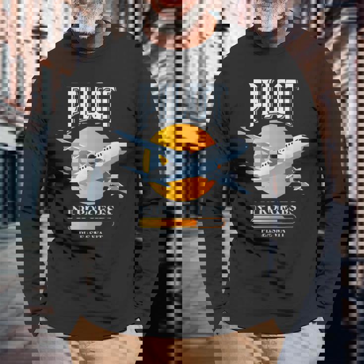 パイロット・イン・プログレス飛行機航空学校飛行機 長袖Tシャツ 高齢者への贈り物