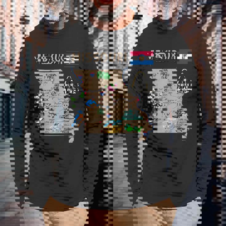 ミズーリ州のランドマーク、主要都市、道路、旗の地図 長袖Tシャツ 高齢者への贈り物