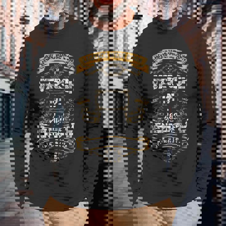 レトロな55歳の誕生日の伝説は1971年3月に誕生しました。 長袖Tシャツ 高齢者への贈り物