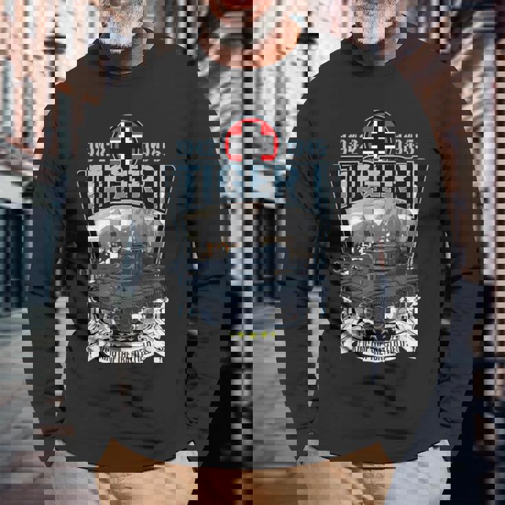 ヴィンテージ第二次世界大戦ドイツ戦車ティーガーi（1） 長袖Tシャツ 高齢者への贈り物