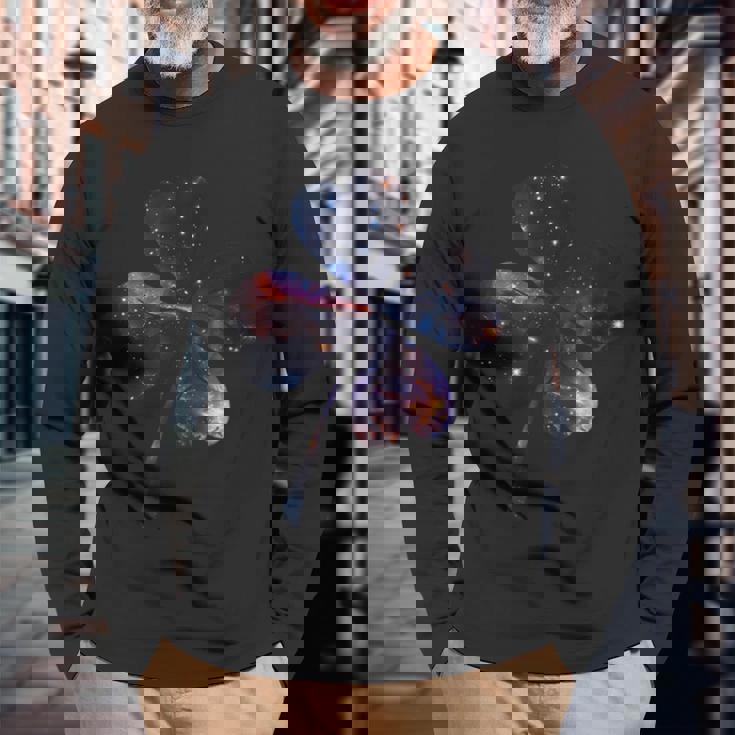 四つ葉のクローバーのシルエット 宇宙 美的 ギャラクシー 長袖Tシャツ 高齢者への贈り物