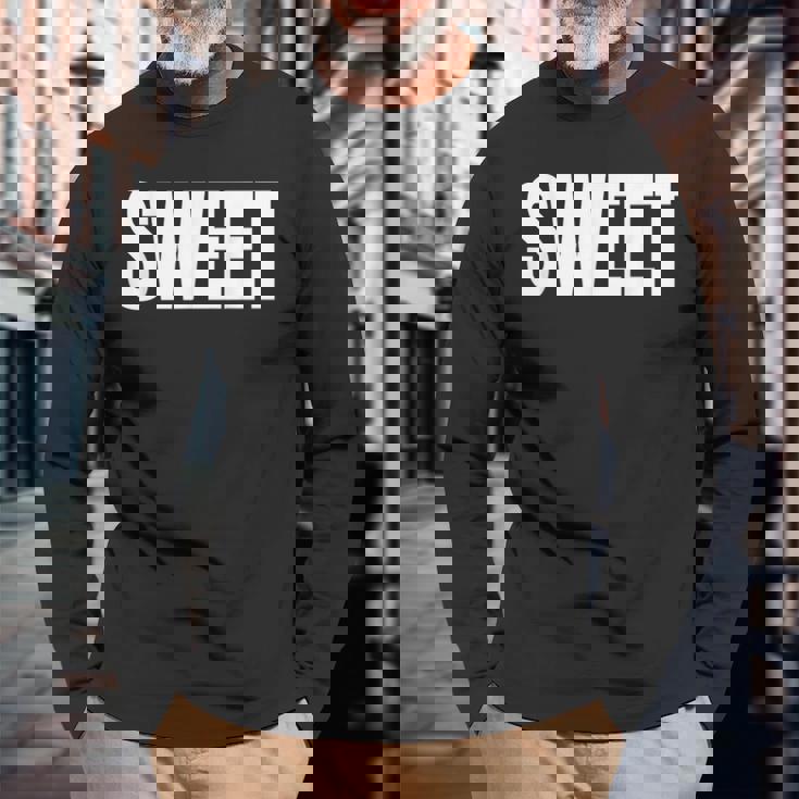 巨大な文字に甘いという言葉を込めて 長袖Tシャツ 高齢者への贈り物