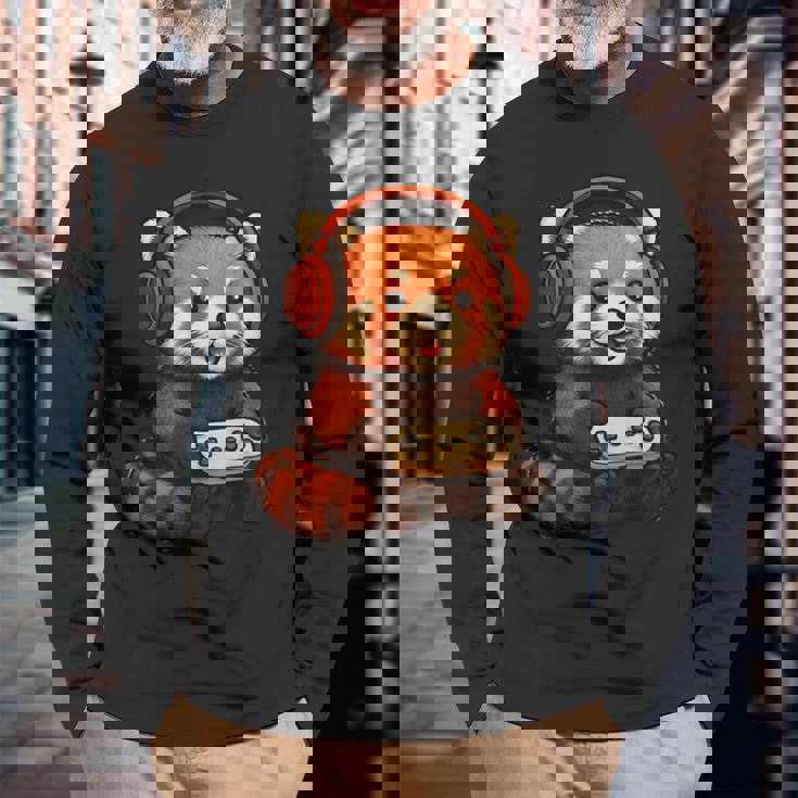 日本のレッサーパンダ ゲーマー アニメ レトロ ビデオゲーム ヴィンテージ 長袖Tシャツ 高齢者への贈り物