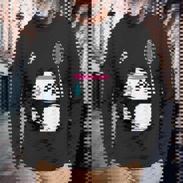 疲れきったバドミントンパンダ 面白いかわいいシャトルコック動物 長袖Tシャツ 高齢者への贈り物