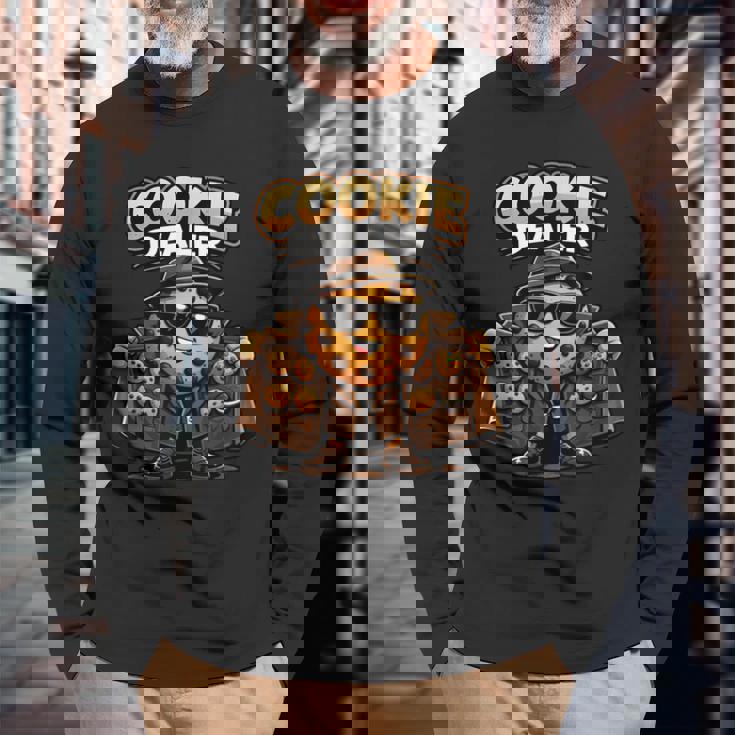 面白くて愛らしいクッキーディーラーかわいい漫画のパン屋 長袖Tシャツ 高齢者への贈り物