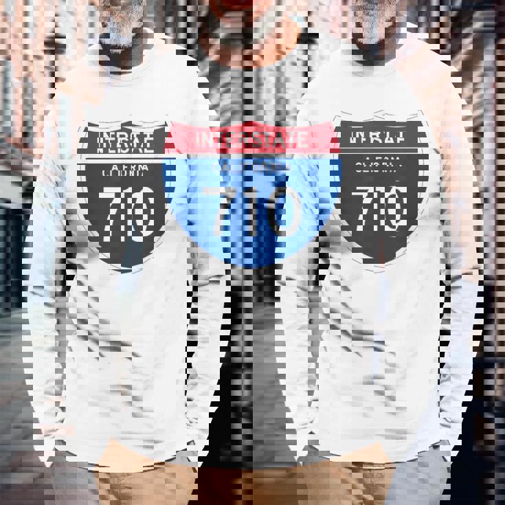 Interstate 710 California 長袖Tシャツ 高齢者への贈り物