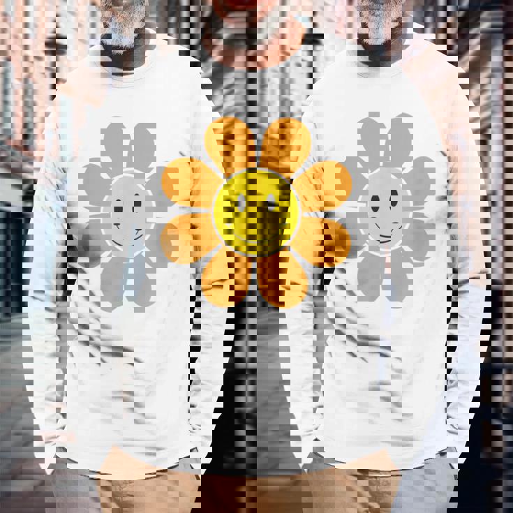 オレンジ70年代レトロファンキーフラワー、イエロースマイルフェイス 長袖Tシャツ 高齢者への贈り物