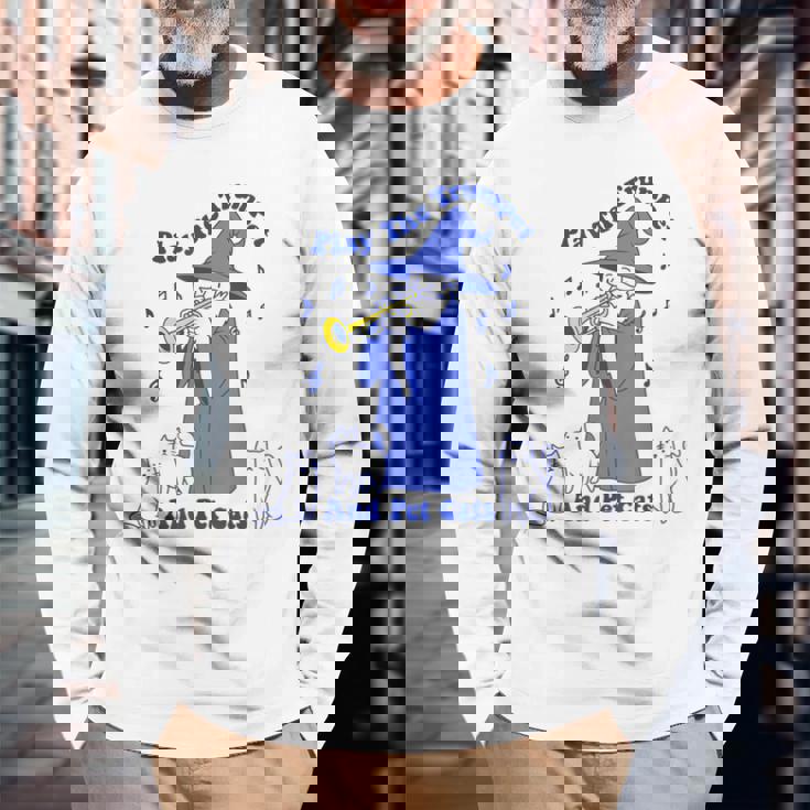 トランペットとペットの猫を弾く 長袖Tシャツ 高齢者への贈り物