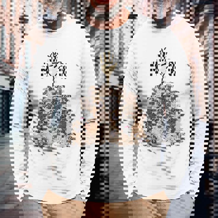 パグがいっぱい I'm Ok パグ好き。 長袖Tシャツ 高齢者への贈り物