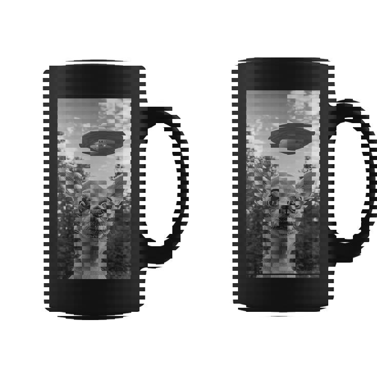 Chihuahuaelfie With Ufo Ufo と面白いチワワのセルフィー コーヒーマグ