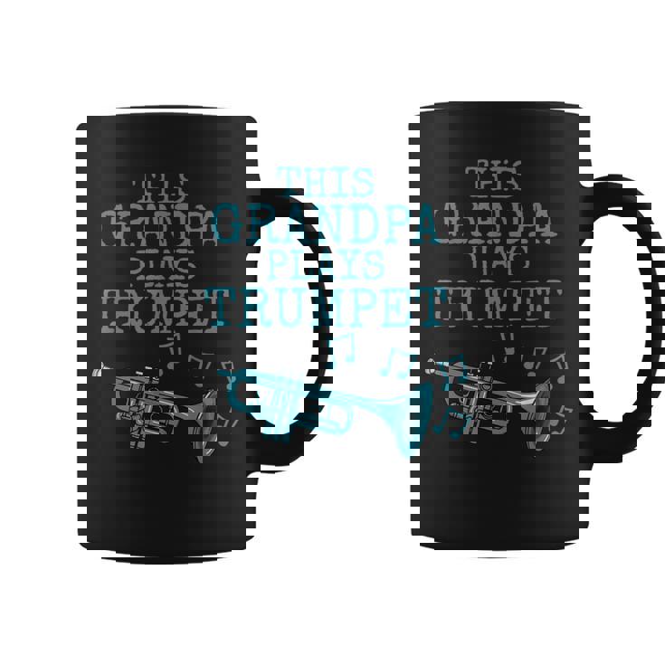 このおじいちゃんはトランペットを演奏し、トランペッター金管音楽家です コーヒーマグ