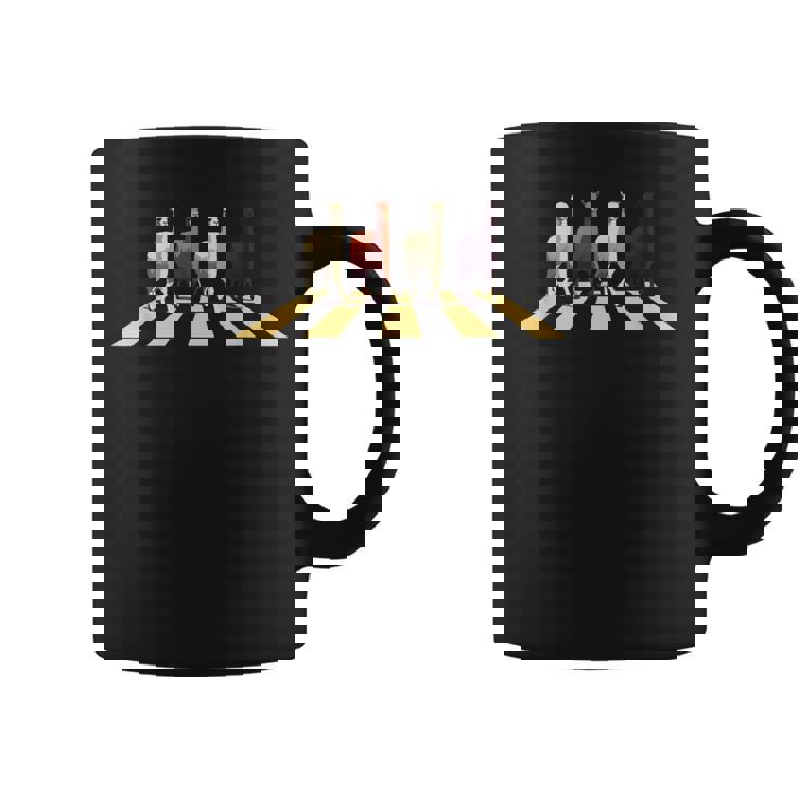 アビーストリートロードを横断する面白いラマアルパカ コーヒーマグ